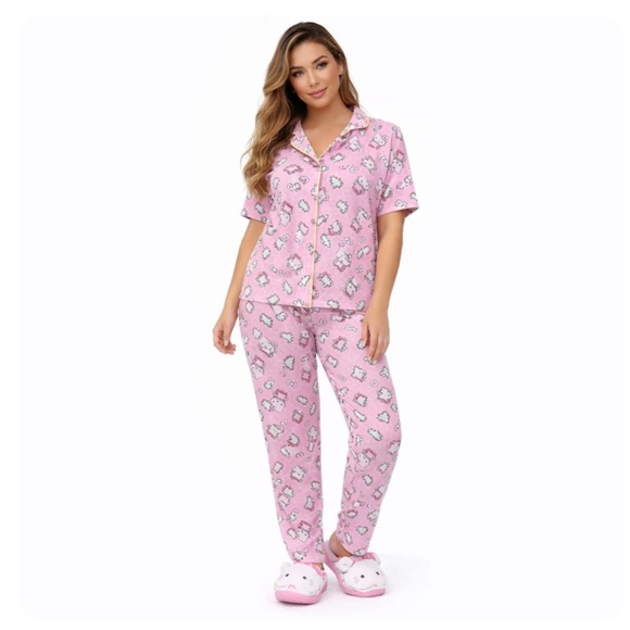 Hello Kitty Other - HELLO KITTY Sanrio Pink Christmas Pajama Set 2 Piece Button Front Top Pants XL